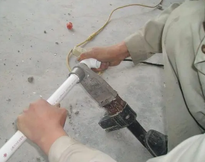 叠彩漏水维修电话